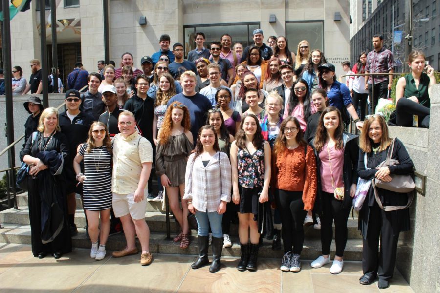 The choir takes a group picture at Rockefeller Center after singing at the Empire State Building. (Photo courtesy of Richard Patricia)
