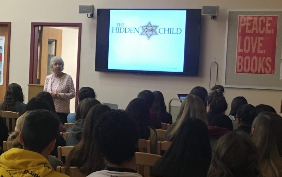 Maud Dahme, a survivor of the Holocaust, shares her story with students at a showcase in the library Nov. 11. (Photo by Stephanie Dunlap)
