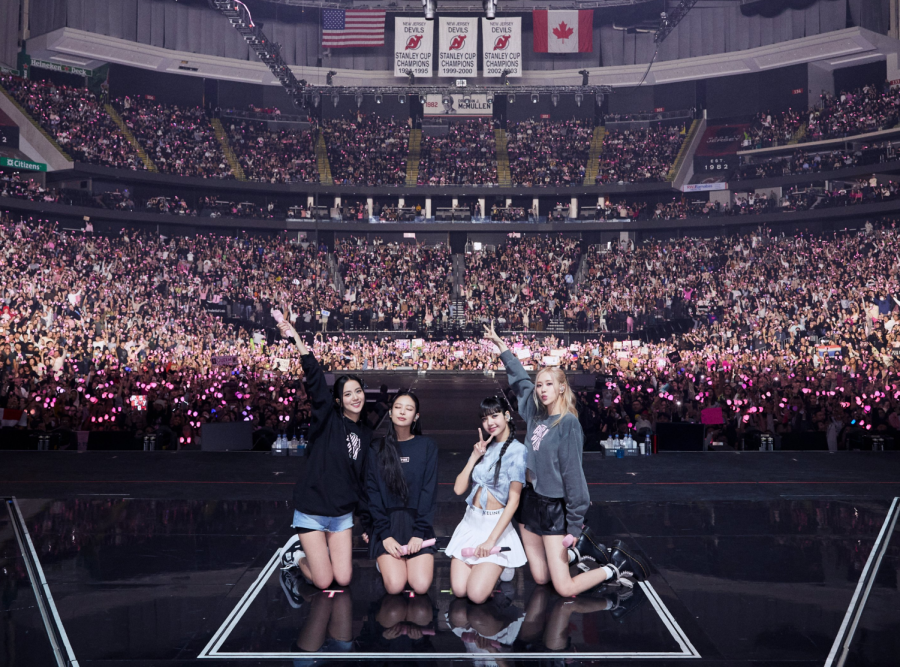 Blackpink+are+all+smiles+as+they+pose+with+their+fans%2C+some+of+whom+are+holding+up+signs+and+banners+at+the+end+of+their+memorable+concert+at+the+Prudential+Center.+%28Photo+courtesy+of+YG+Entertainment%29